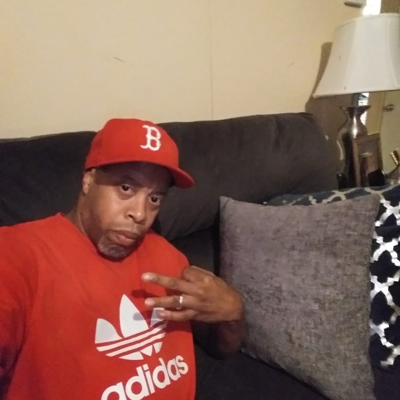 Meet your Posher, Cedric - Picture 1 of 1